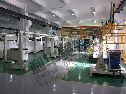 工業(yè)機器人怎樣提高工廠生產效率？